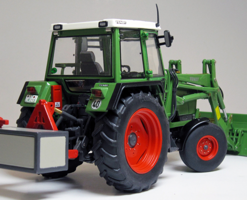 Fendt Favorit 306LS miniatuurtractor met voorlader