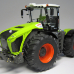 CLAAS Xerion 4000 Trac VC miniatuur tractor in de schaal 1:32 van het merk Weise Toys