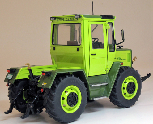 MB-trac 900 turbo miniatuurmodel in schaal 1:32 van het merk weise toys