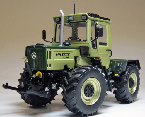 4-1043 MB-trac 1000 (W441) miniatuur tractor in de schaal 1:32 van het merk weise toys