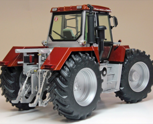 Schlüter Euro Trac 1900 LS miniatuurtractor in schaal 1:32 van het merk weise toys