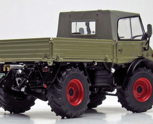 Unimog 406 (U84) with folding soft-top roof schaalmodel in schaal 1:#2 van het merk weise toys