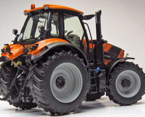 Deutz-Fahr 6155 Agrotron Communal miniatuurtractor in schaal 1:32 van het merk weise toys