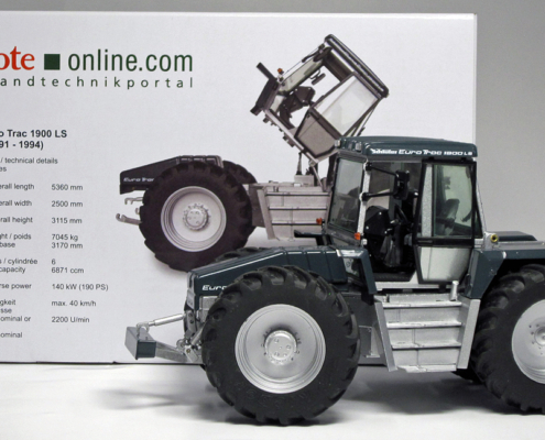 Schlüter Euro Trac 1900 LS miniatuur tractor in schaal 1:32 van weise toys