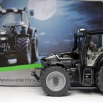 Deutz-Fahr Agrotron 6190 TTV WARRIOR miniatuurtractor in schaal 1:32 van het merk weise toys