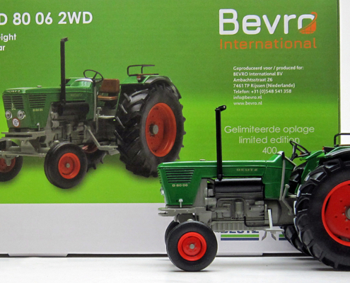 Deutz D 80 06 2WD miniatuur tractor in schaal 1:32 van het merk weise toys