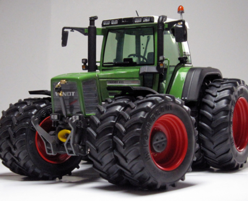 Fendt Favorit 822 with dual wheels miniatuur van het merk weise toys