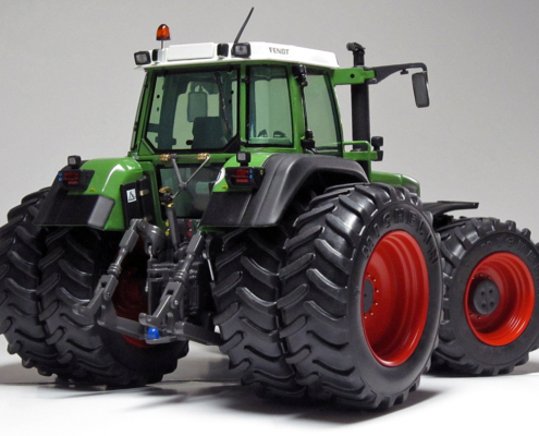 Fendt Favorit 822 with dual wheels miniatuur van het merk weise toys