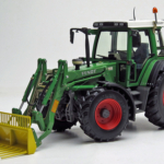 FENDT Favorit 510 C with Frontloader miniatuur models in schaal 1:32 van het merk weise toys