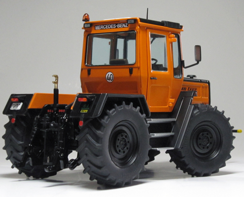 MB-trac 1100 (W441) Communal miniatuurtractor in schaal 1:32 van het merk weise toys