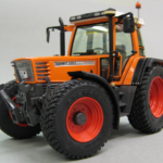 Fendt Favorit 514C Communal miniatuurtractor in schaal 1:32 van het merk weise Toys