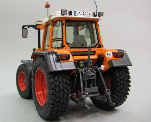 Fendt Favorit 514C Communal miniatuurtractor in schaal 1:32 van het merk weise Toys